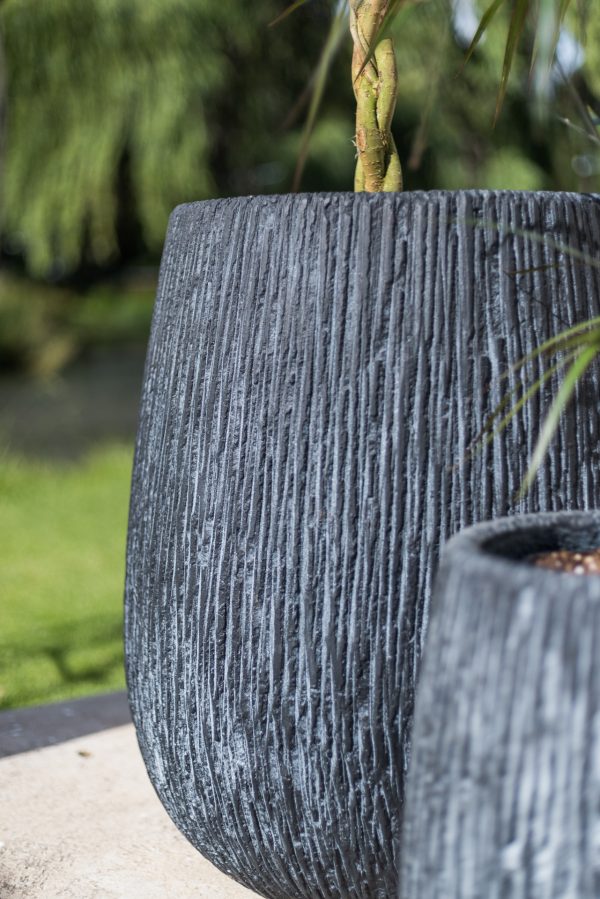 Grand Black Coconut modern indoor/outdoor pot - Image 2